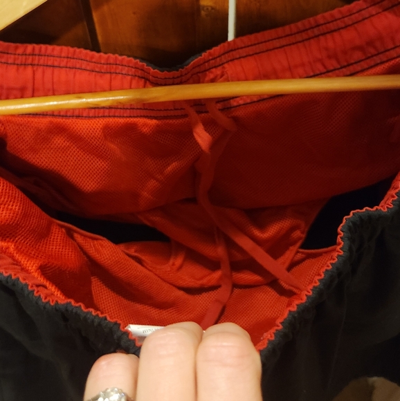 Speedo Swim Trunks Black with Red Accents Board Shorts - Picture 8 of 9